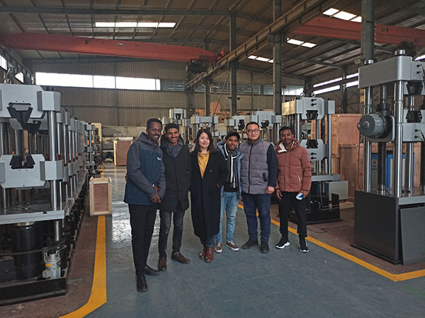 印尼客户到济南蜜桃视频在线入口WWW工厂考察订购蜜桃无码AV在线设备